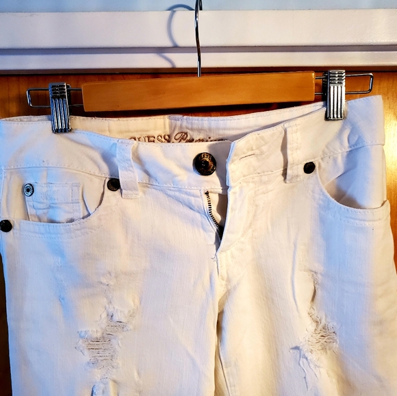 GUESS Premium White Distressed Jeans - Picture 4 of 8